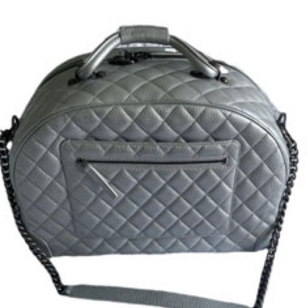 Chanel XL silver caviar leather. Unisex.